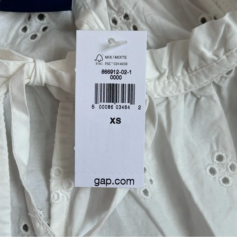 NWT Gap Women’s White Eyelet Flutter Sleeve Boho Blouse Size Extra Small - Picture 7 of 10